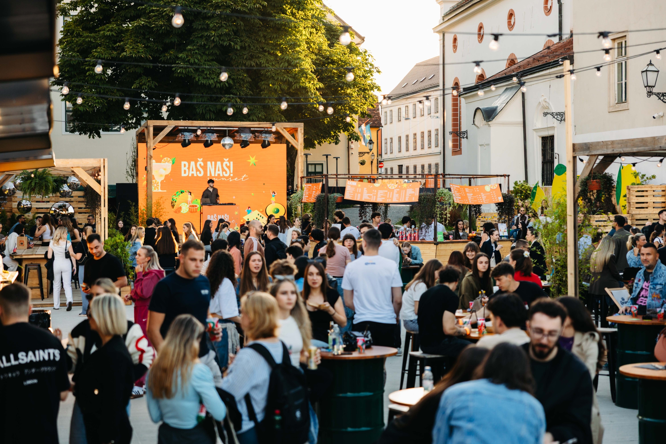Baš Naš Sunset na Gradecu: Počela sezona najboljih zagrebačkih open-air druženja